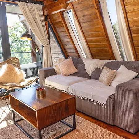 Shack In Mušići, Near Divčibare, Beautiful Landscape, Unique Design Hébergement de vacances *